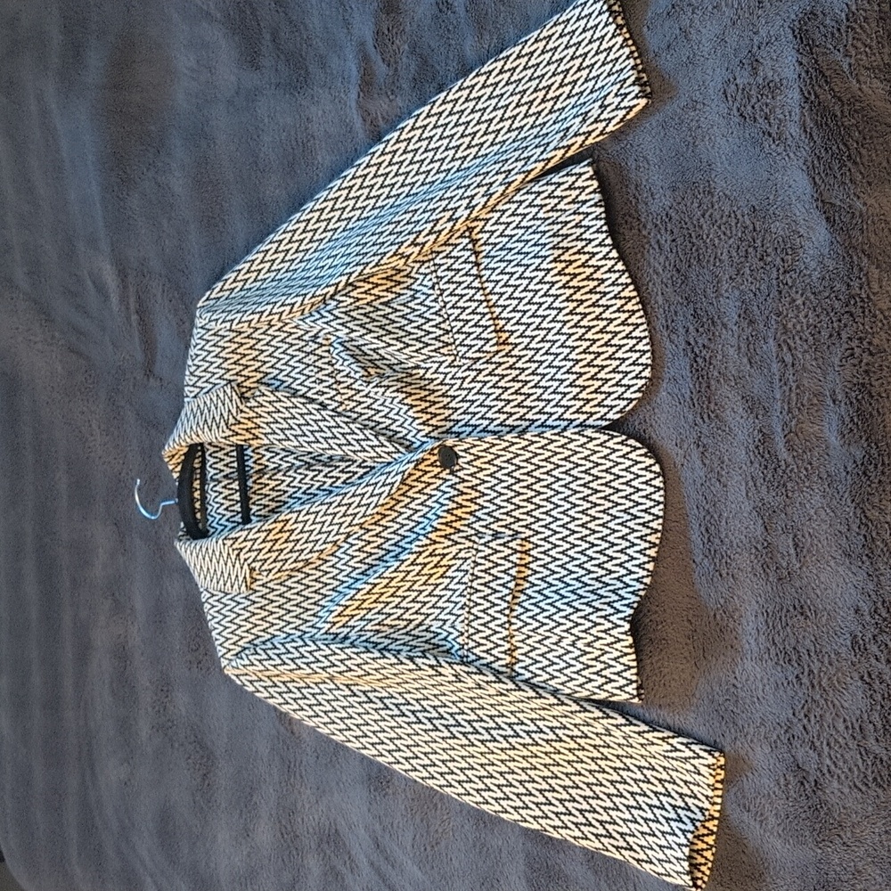 Marc Aurel| Women's Black and White Herringbone Blazer With Shoulder Pads - Picture 5 of 16